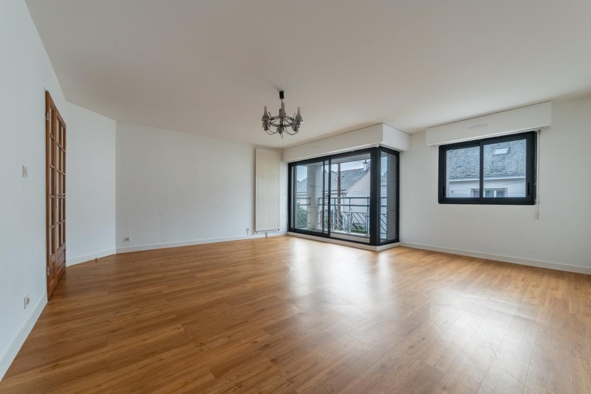 Nantes Rd Pt Vannes, T5 avec parking double et petite terrasse