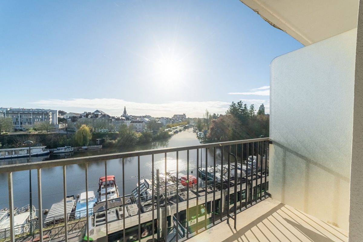 Nantes - Île de Versailles : Appartement T2 avec vue exceptionnelle sur l'Erdre !
