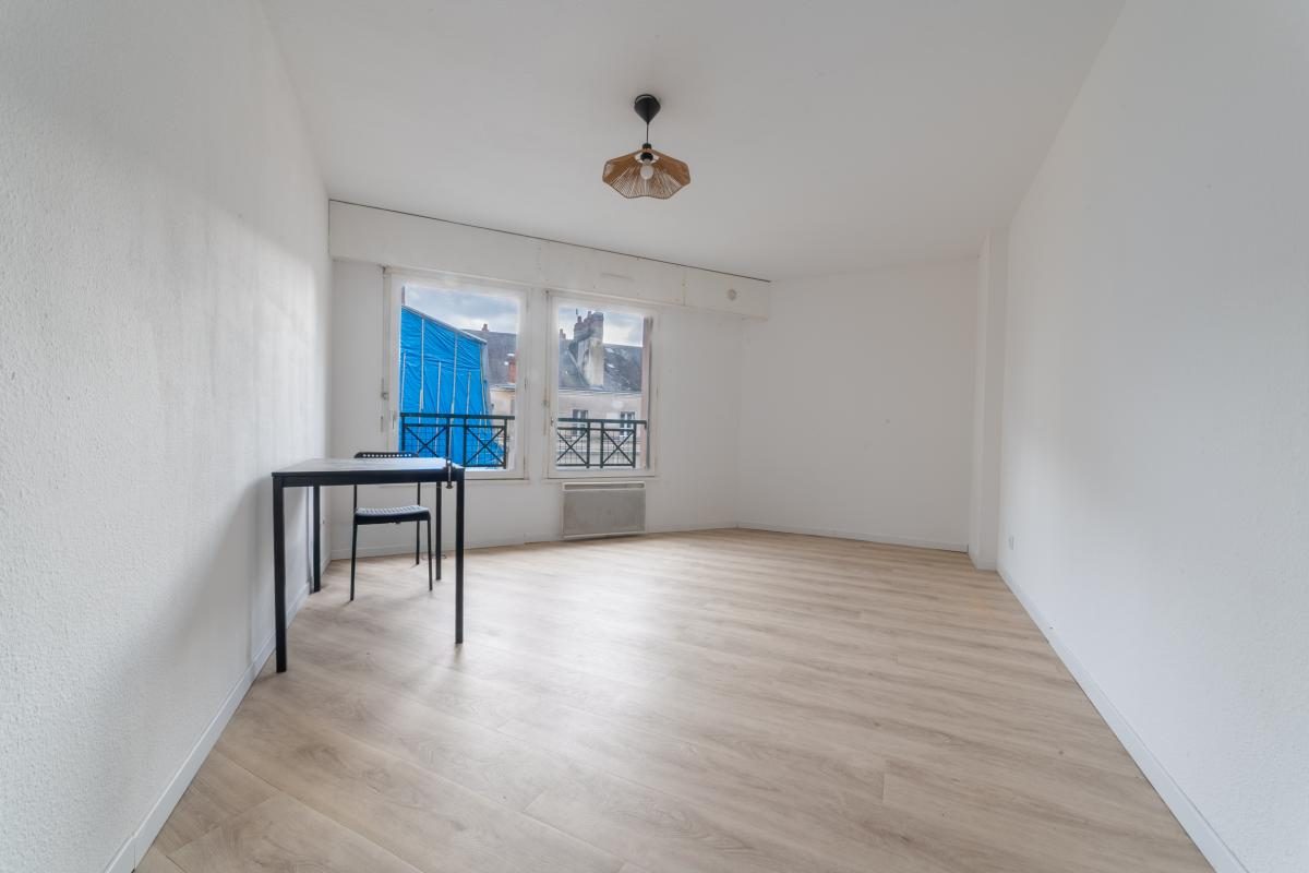 Nantes Centre, Studio dans résidence avec gardien