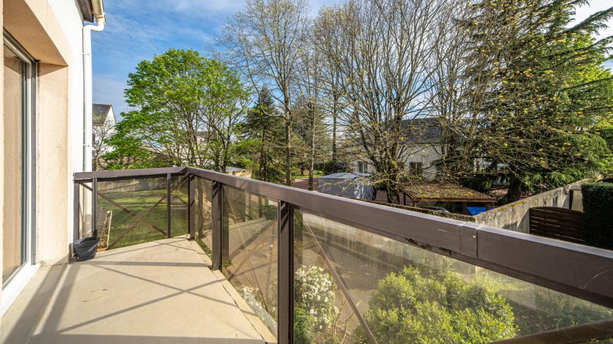 Nantes - Rte de Ste Luce : T3 en duplex avec balcon et parking