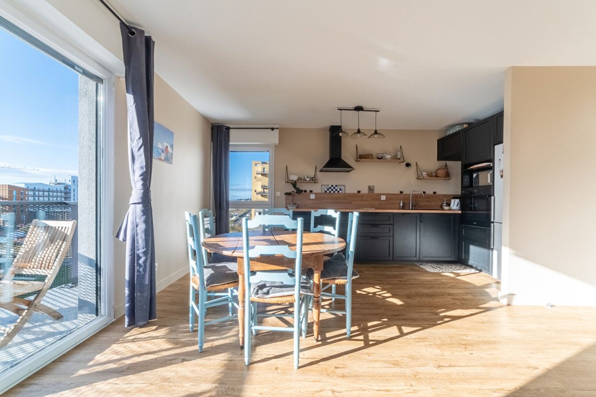 Nantes - Ile de Nantes : Appartement  3 chambres, terrasse, ascenseur et garage