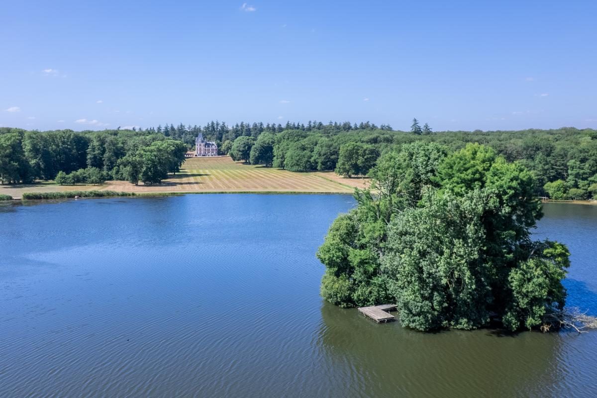 Nantes - Chateaubriant, venez découvrir ce château dans un cadre prestigieux