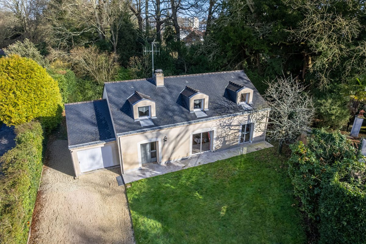 Nantes - Gaudinière : Maison contemporaine - grand jardin - garage