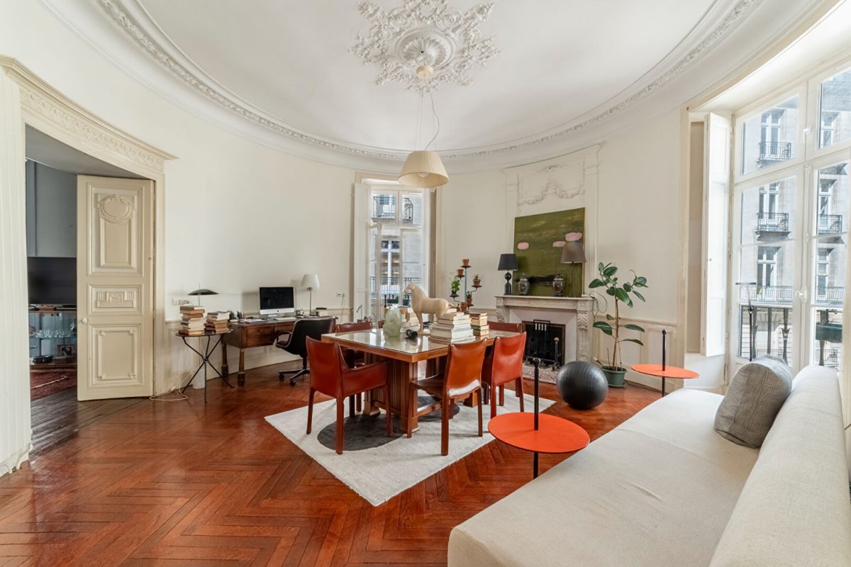 Exceptionnel appartement  de caractère au coeur du centre !