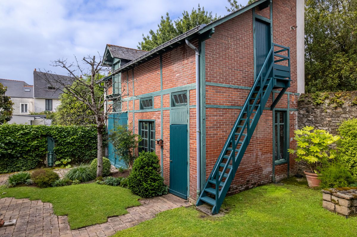 Maison Monselet : Hôtel particulier avec garage