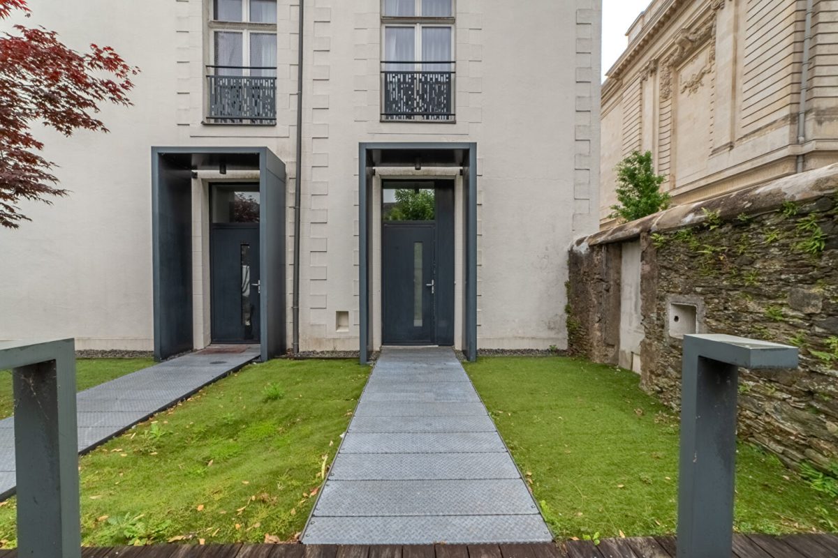 Nantes - Cathédrale : Superbe duplex avec terrasse privative